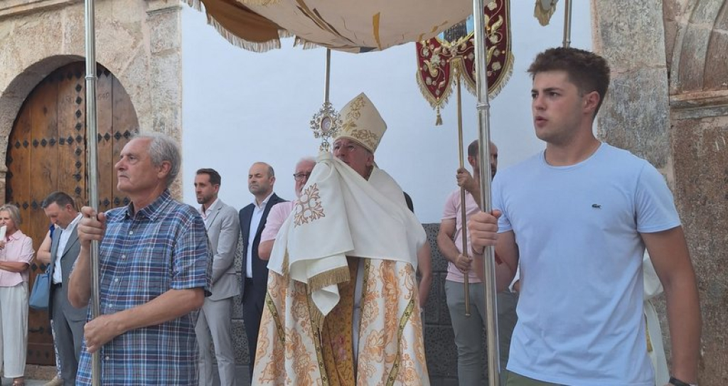 Gor se vuelca en la hist&oacute;rica recepci&oacute;n de la reliquia de San Cayetano en el 360&ordm; aniversario de su patronazgo