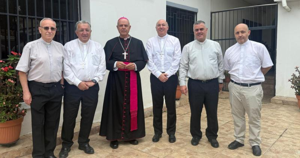 La di&oacute;cesis de Guadix arrop&oacute; al nuevo obispo de Danl&iacute; en su consagraci&oacute;n episcopal